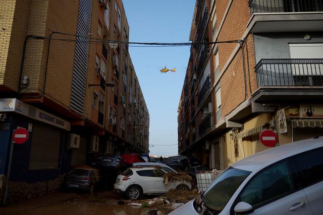 西班牙洪水致近百人死亡　巴伦西亚一天下一年雨量 暴雨引发历史级洪灾